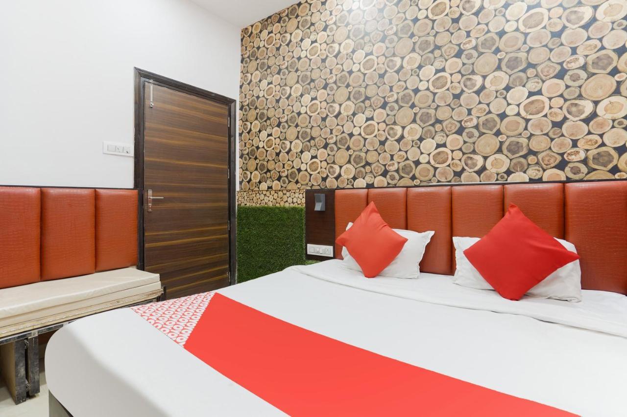 Oyo 48489 Adarsh Plaza Hotel Saharanpur Exterior photo